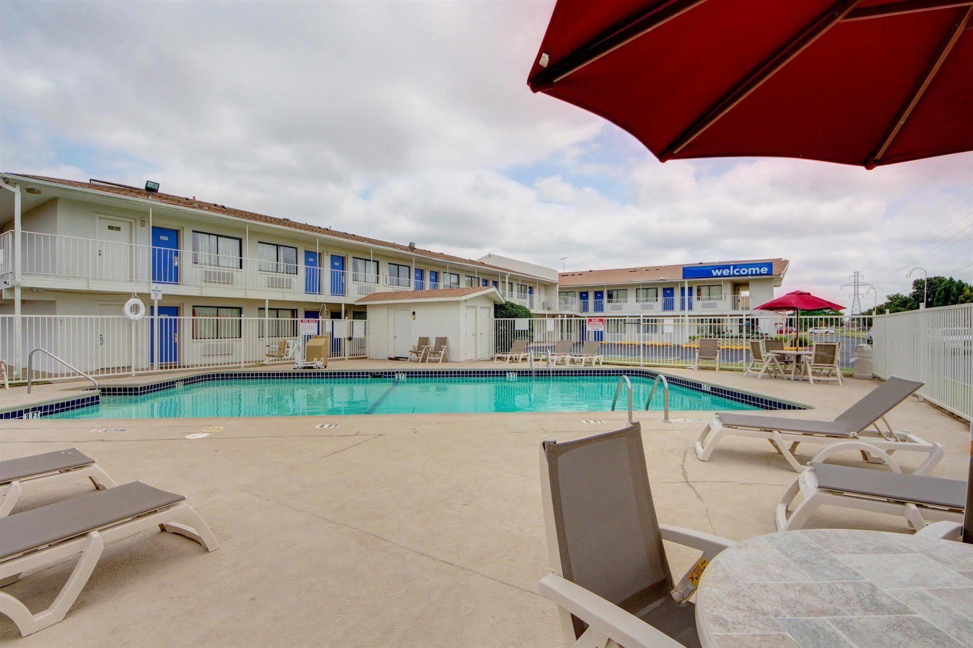 Motel 6 - Oklahoma City Airport Buitenkant foto